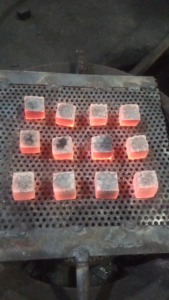 Lista de Precios de Carbón para Shisha: Briquetas de Cáscara de Coco Natural con Varios Diseños - Product Image 4