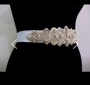Ceinture perlée de qualité supérieure avec un design élégant Ajout parfait pour améliorer les robes en jean Jupes pour les mariages et les événements spéciaux - Product Image 4