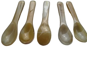 Cuillère en corne de boeuf faite à la main écologique pour les cadeaux Design moderne et de luxe sans danger pour la nourriture avec des motifs uniques personnalisables pour un usage quotidien - Product Image 4