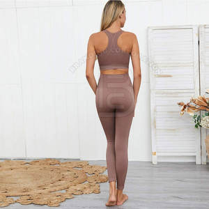 Ensemble de yoga pour femmes de haute qualité, sans couture, respirant, taille élastique, en spandex et nylon, très vendu - Product Image 6