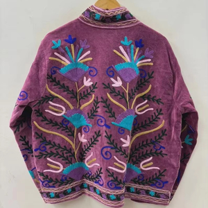 Veste en velours violet Suzani, broderie traditionnelle, manteau artisanal bohème, veste d'hiver matelassée, veste vintage tendance - Product Image 1
