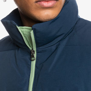 Veste matelassée décontractée OEM pour homme, style zippé, col montant, en tissu polyester personnalisé, plusieurs couleurs, légère, imperméable, à capuche, pour l'extérieur - Product Image 4