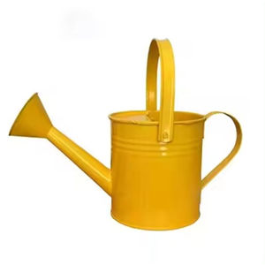 Arrosoir en métal de conception fabuleuse pour les accessoires de jardin peut d'eau galvanisé à des prix acceptables par Indian Metal World - Product Image 1