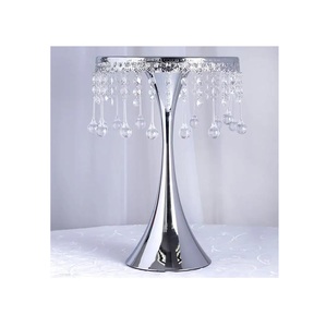 ที่วางเค้กโลหะสีเงินแบบโบราณสำหรับงานแต่งงานงานเลี้ยงวันเกิดของหวานดีไซน์ไม่เหมือนใครดีไซน์แบบโบราณ - Product Image 1