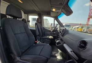 Fourgonnette Mercedes Sprinter Diesel 4X2 6 places Euro 6 Climatisation automatique Nouveau camion de fret - Product Image 5