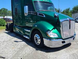 Camion semi-remorque Kenworth Sleeper 2022 2021 2023 - Paccar 455HP, boîte manuelle 13 vitesses, camion d'occasion à vendre dans le monde entier - Product Image 2