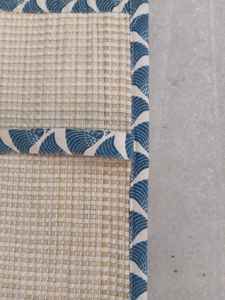 Venta al por mayor logotipo personalizable verano al aire libre playa Picnic Mat impermeable plegable portátil paja o hierba Mat para Picnic Camping - Product Image 3