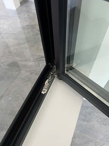 Fenêtre à battant en alliage d'aluminium à rupture de pont thermique 2026 avec verre trempé, design moderne pour villa, store enrouleur et ouverture à battant - Product Image 5