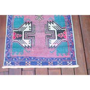 Alfombra Turca Pequeña de 1.7x3.7 pies, Alfombra de Lana Vintage con Diseño Floral Rosa - Product Image 5