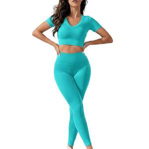 Conjunto de yoga sin costuras de cintura alta para mujer con logo personalizado, dos piezas, de secado rápido, para fitness, entrenamiento, leggings y top para mujer - Product Image 1