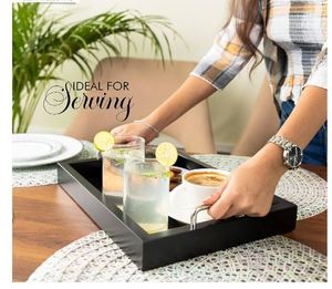 Bandeja DE SERVICIO DE MADERA rectangular de latón AK en color negro con mango de metal al mejor precio para decoración de hotel/Decoración de mesa - Product Image 1