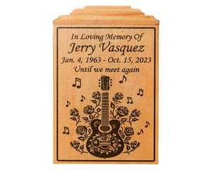 Urna de cremación de madera para guitarra, urna funeraria para amantes de la música con personalización de notas musicales con grabado en varios colores - Product Image 4