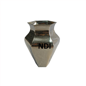 แจกันดอกไม้ขัดเงาสวยงาม แจกันดอกไม้ตกแต่งสำหรับวางบนโต๊ะ แจกันดอกไม้อลูมิเนียมสไตล์โดดเด่น - Product Image 1