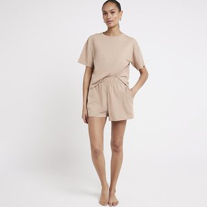 Conjunto de dos piezas de verano de alta calidad para mujer, camiseta de manga corta y pantalones cortos, pantalones activos - Product Image 4