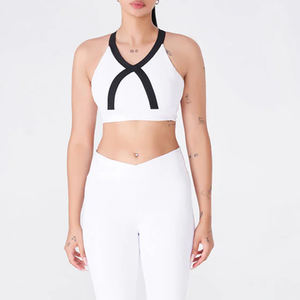 Soutien-gorge de sport pour femmes fabriqué au Pakistan, style simple, design personnalisé, en spandex/nylon, vêtements de sport, logo sur le devant - Product Image 6