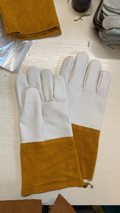 Gants de soudeur de sécurité résistants à la chaleur et au feu à haute température en cuir de vachette de qualité supérieure confortables - Product Image 3