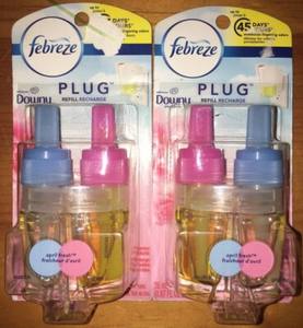 Ambientadores asequibles Febreze Plug In, aroma fresco Downy April, eliminador de olores para olores fuertes, 1 calentador + 2 recambios de aceite - Product Image 1