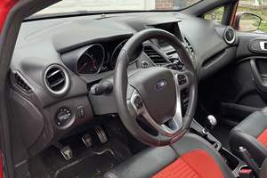 FORD FIESTA ST d'occasion 2014, conduite à gauche/droite - Product Image 2