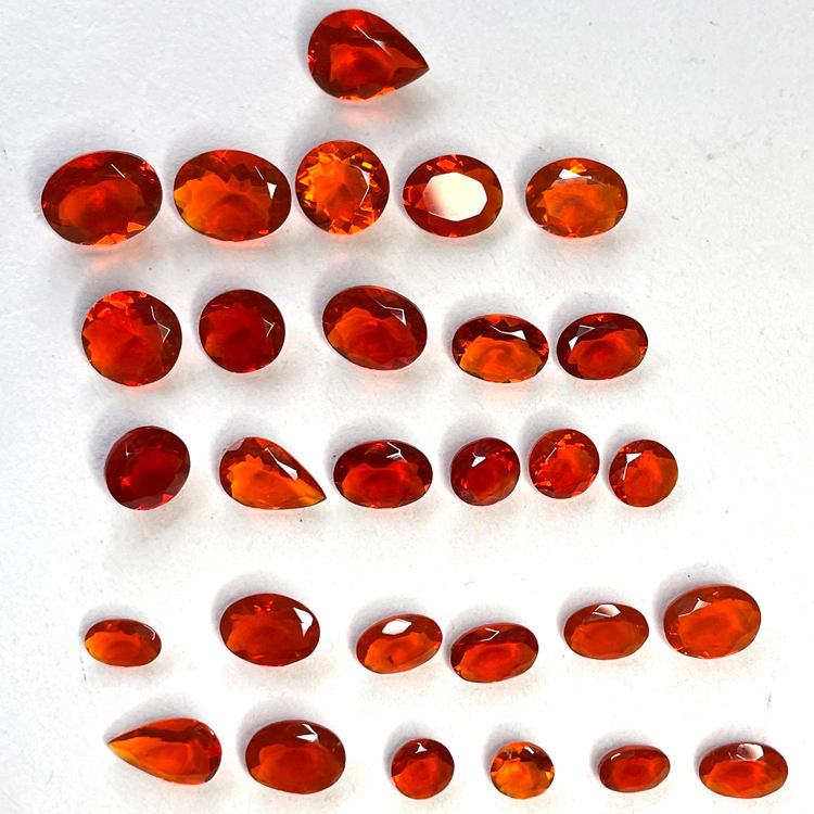 สีแดงสีส้มสีเหลือง