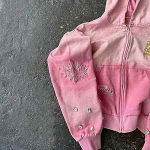 เสื้อฮู้ดพลอยเทียมแบบกำหนดเองที่ทันสมัยทำจากผ้าฝ้ายผสมกับงานศิลปะแวววาวส่วนบุคคลสำหรับคนรักแฟชั่น - Product Image 3