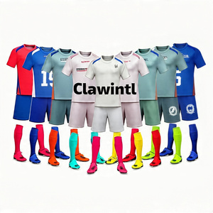 Ensemble de maillots de football de haute qualité 100% polyester, uniforme d'équipe de club, prix inférieur, ensembles d'uniformes de football pour hommes - Product Image 6