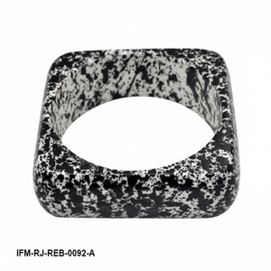 Brazalete de Resina Cuadrado Hecho a Mano con Diseño de Salpicaduras en Blanco y Negro, Brazalete Grueso Geométrico, Joyería de Arte Moderno - Product Image 2