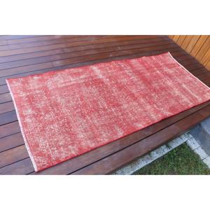 พรมลายตุรกีโบราณ ขนาด 2.6x6 ฟุต สีแดงขาว ลายต้นไม้และพืช - Product Image 2