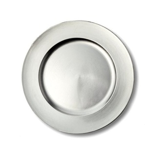 Assiette de présentation en métal écologique, finition cuivre, design luxueux et élégant, rehausse la décoration d'événements, aspect raffiné et poli, style intemporel - Product Image 5