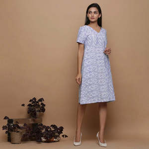 Robe trapèze imprimée florale unique pour femmes été à manches courtes col en v longueur au genou à la mode décontracté maille dentelle meilleur design - Product Image 1