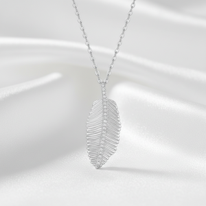 Collier élégant en argent sterling 925 avec pendentif plume en moissanite, design feuille texturé unique et tendance pour femme, bijoux de fiançailles - Product Image 6