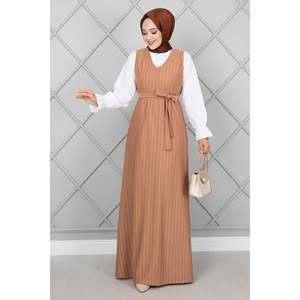 ชุดเสื้อกั๊กฮิญาบลายทางคอวีขนอูฐ100% - Product Image 3