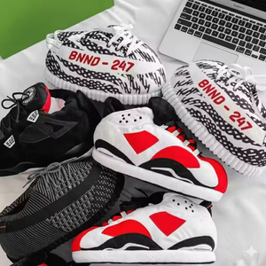 Ropa Deportiva Cálida y Afelpada con Estampado Invernal para el Hogar y Uso Interior Pantuflas de Algodón con Peluche Grande Estilo Coco para el Hogar - Product Image 2