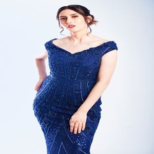 Robe de soirée sirène moulante de créateur pour femme |   Robe longue élégante avec traîne pour événements haut de gamme |   Fournisseur indien - Product Image 5