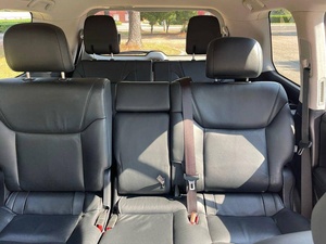 Lexus LX570 Base 2011 d'occasion Voiture très propre et sans accident - Product Image 4