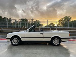USADO LHD/RHD 1992 B M W 318I CONVERTIBLE - Product Image 3