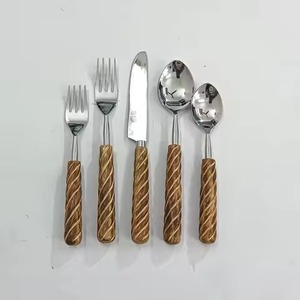 Juego de Cubiertos de Acero Inoxidable Dorado, Cubiertos Elegantes Ideales para Catering, Bodas, Fiestas, Hoteles, Banquetes, Restaurantes y Uso Doméstico - Product Image 4