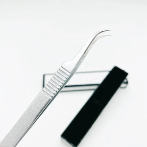 Pince à cils en gros de qualité supérieure en acier inoxydable massif incurvé en J avec pince à épiler pour extension de cils à volume scintillant argenté - Product Image 3