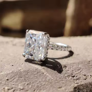 แหวน ต่างหู จี้เพชรทรงเรเดียนท์คัท ผลิตในห้องปฏิบัติการ ได้รับการรับรองจาก IGI ความใส VVS1 สี E ด้วยเทคนิค CVD ออกแบบอย่างพิถีพิถัน - Product Image 6