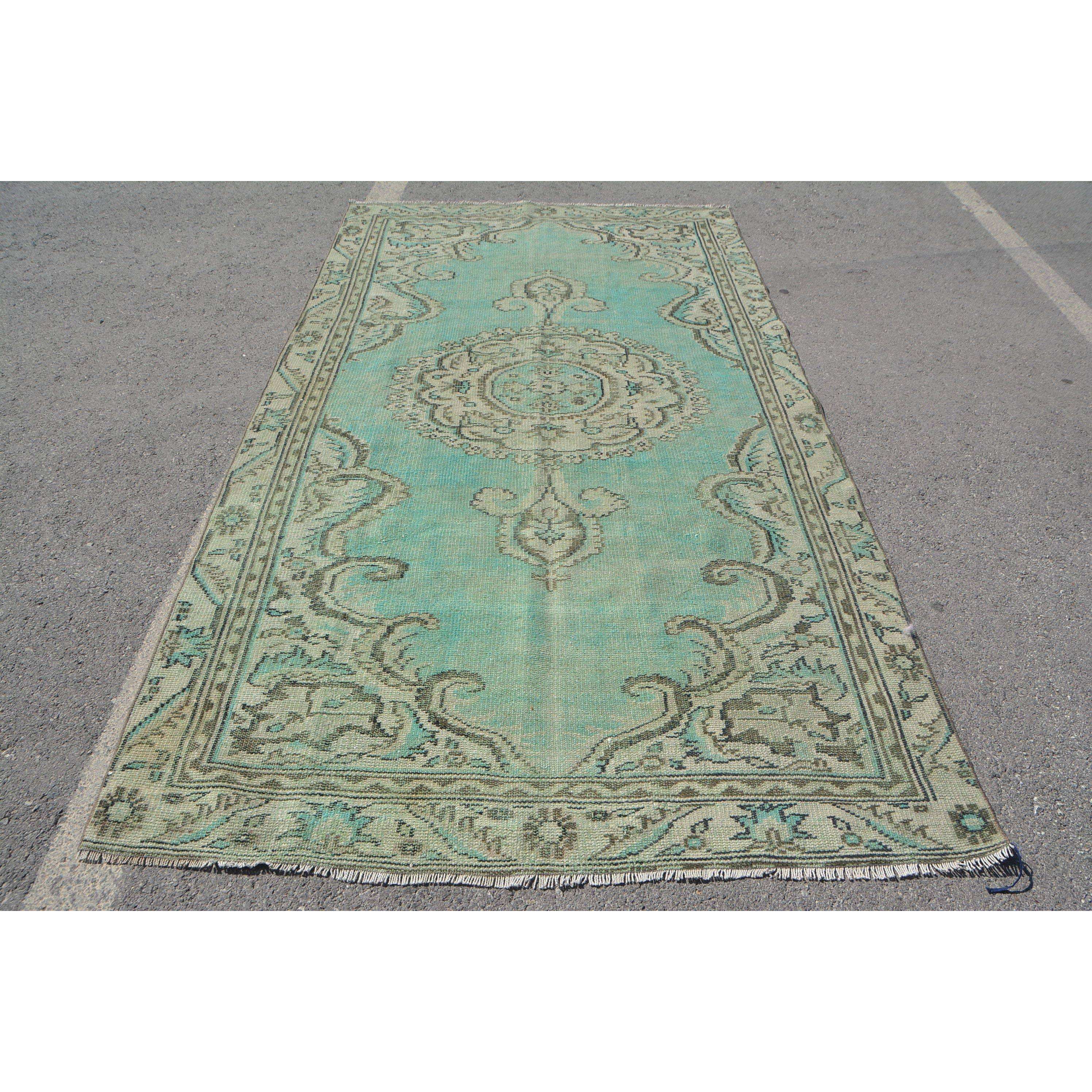 สีเขียว