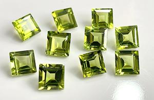 Peridot naturel carré coupe 4mm à facettes-lâche péridot carré coupe Aaa qualité - Product Image 6