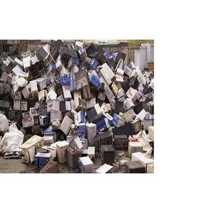 Compre Baterías de Camión Premium Usadas, Chatarra de Baterías de Plomo a Precios Bajos, Chatarra de Baterías de Plomo-Ácido con una Pureza del 99% para Autos y Camiones - Product Image 2