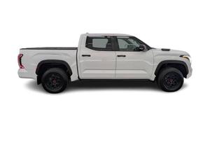 2024 2025 PRO 4dr Crew-Max 4WD SB con Caja de 5.5' 3.4L 6 cilindros Turbo híbrido gasolina/eléctrico 10A autos en venta - Product Image 2