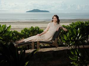 Hot Sales Women'<b>S</b> <b>Skirt</b> Suits Size <b>S</b> <b>M</b> L Ladies <b>Skirts</b> Norah Twist <b>Skirt</b> Eco-Friendly Fabric High-Fashion Whiteant Vietnam - Product Image 3