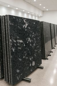 Encimera de Granito Negro Aswan Pulido y Duradero, Diseño Moderno, Ecológico, Opción de Corte a Medida para Aplicaciones en Villas, Cliostones - Product Image 6