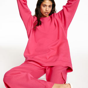 Sweat-shirt long décontracté pour femme à col rond et épaules tombantes, avec impression et broderie de logo personnalisés - Product Image 3