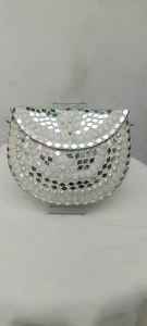 Sac à bandoulière en métal mosaïque plaqué or pour femme, pochette unique, perle plaquée or, charme luxueux, pochette de soirée pour femme, bijoux de mode pour mariage - Product Image 2