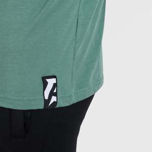 เสื้อยืดแขนยาวสีเขียวทรงสลิมฟิต รุ่น M024 ผ้าระบายอากาศดี สีพื้นเรียบง่าย สไตล์ลำลอง - Product Image 5