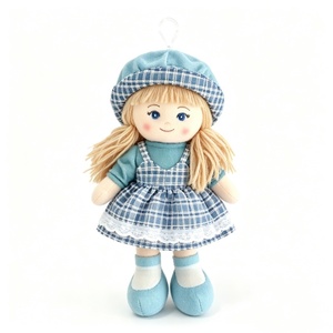 Pendentif en tissu personnalisé pour fille, mini-ornement en peluche, poupée de chiffon à cheveux longs blonds, avec béret à carreaux bleus et robe en dentelle - Product Image 4