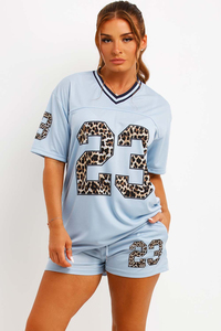 เสื้อฟุตบอลโอเวอร์ไซส์คอวีพิมพ์ลายเสือดาวพิมพ์ตัวเลขดีไซน์ล่าสุด - Product Image 2