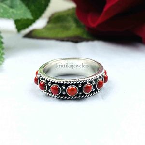 Anillo Unisex de Plata de Ley 925 de Krittika Jewelers con Gema de Coral Natural en Engaste de Bisel, Estilo Bohemio, para Aniversario de Bodas - Product Image 5